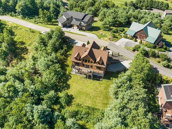 3rd image of 573 Cedar Trail