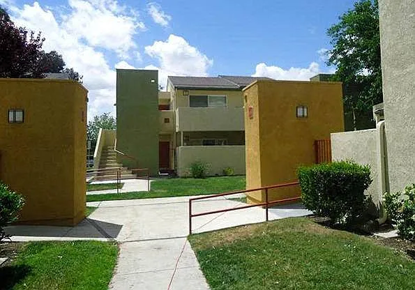 Westview Terrace — Photo 3