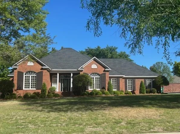 758 Lake Laurie Dr, Valdosta, GA 31605