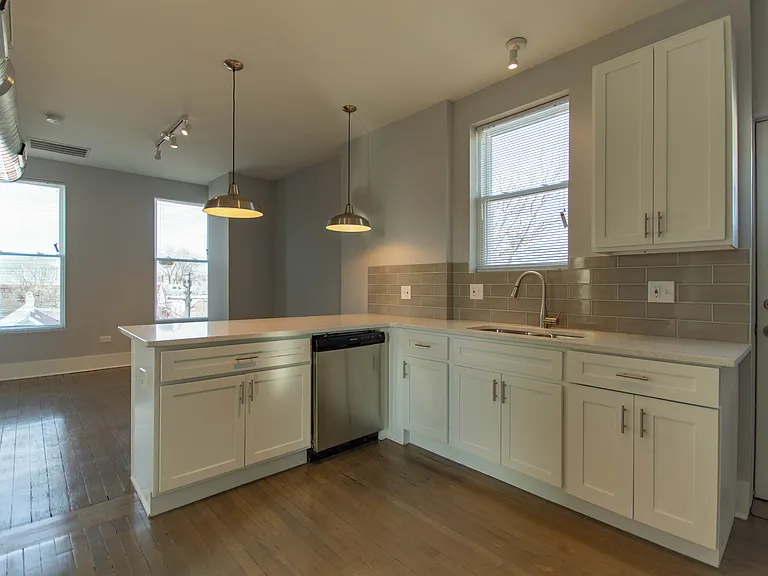 2117 W 18th St #3F — Photo 3