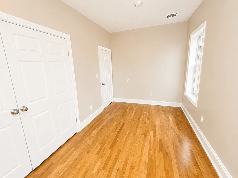 699 S 18th St #3 — Photo 8
