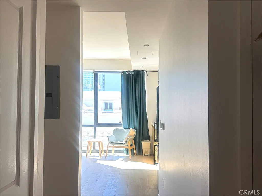 Studio, 476 sqft, $2,300 — Photo 2