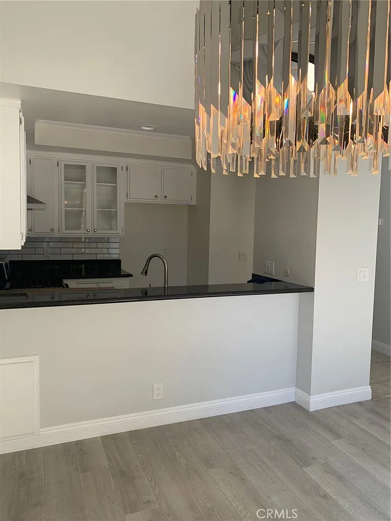 1 bed, 750 sqft, $2,100 — Photo 3