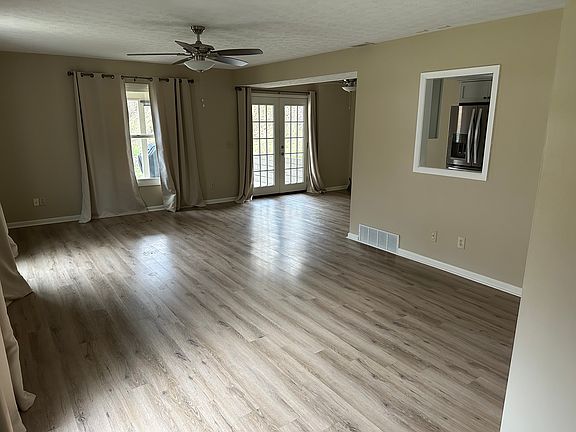 3rd image of 3380 & 3382 Woodville Dr #1