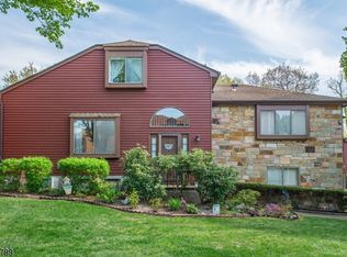 4 Fox Hunt Dr, Rockaway, NJ 07866