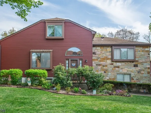 4 Fox Hunt Dr, Rockaway Twp., NJ 07866