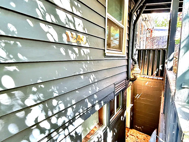 1240 N Wygant St — Photo 3