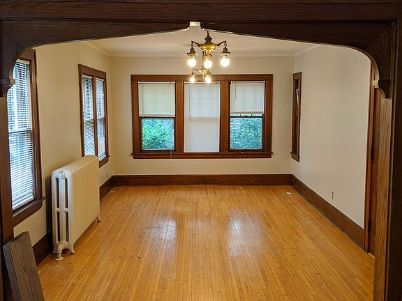 4th image of 3332 Colfax Ave S