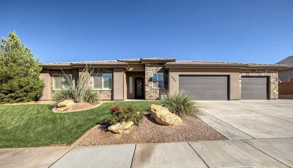 2067 E Cozy Cactus Ln
