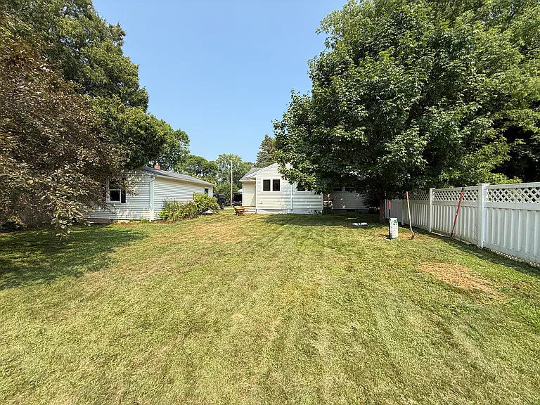 66 Davis Pkwy — Photo 6