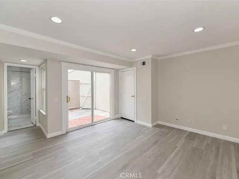 37 Wellesley #47 — Photo 19