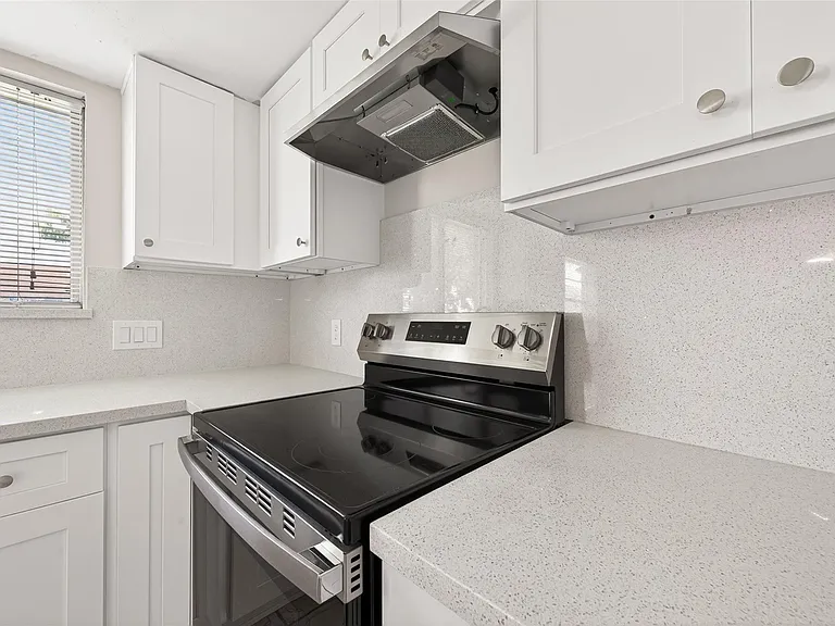 9903 Kent Towne Ln — Photo 19