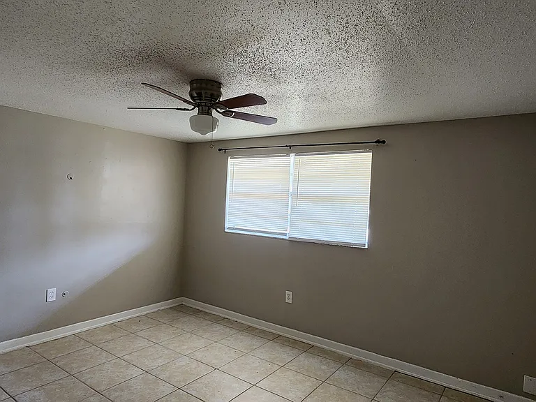 1506 Spitz Ct — Photo 3