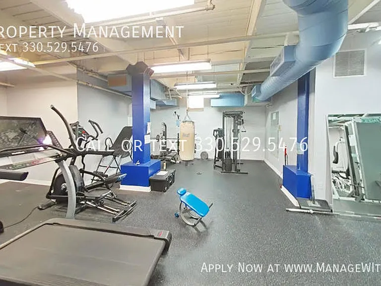 1133 W 9th Street — Photo 38