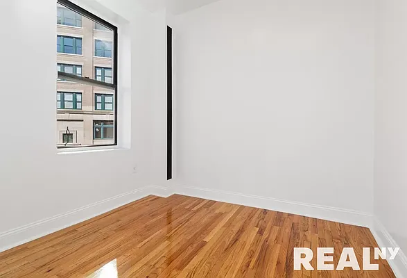 Rented by REAL New York | media 12
