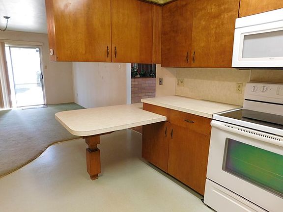 4th image of 3002 Byron Ave