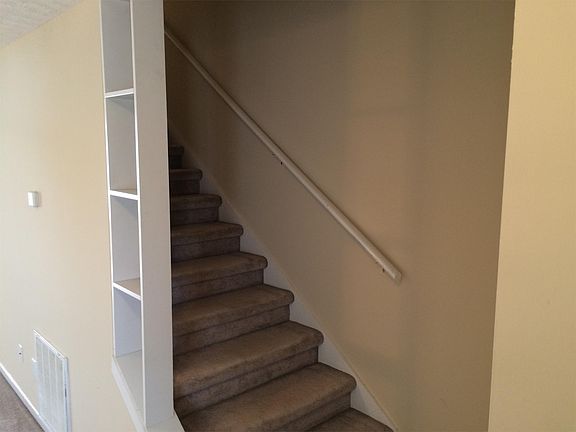 4th image of 229 Hanover Ct