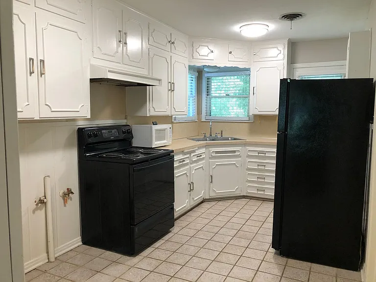 4216 Mitchell Rd — Photo 3
