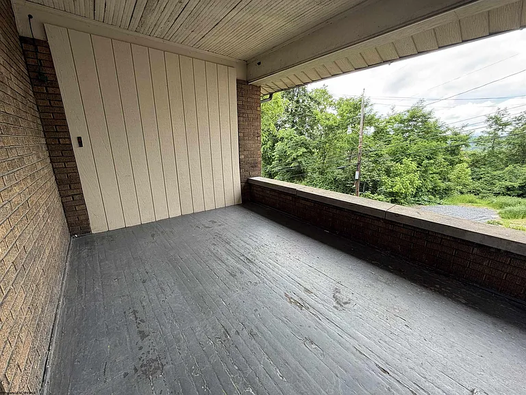 662 Spruce St — Photo 2
