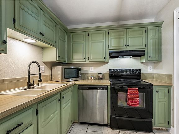 4th image of 3 Clacton Ln