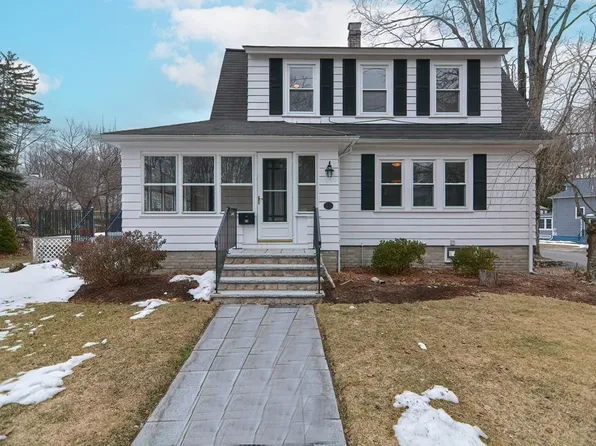 11 Tremont St, Maynard, MA 01754