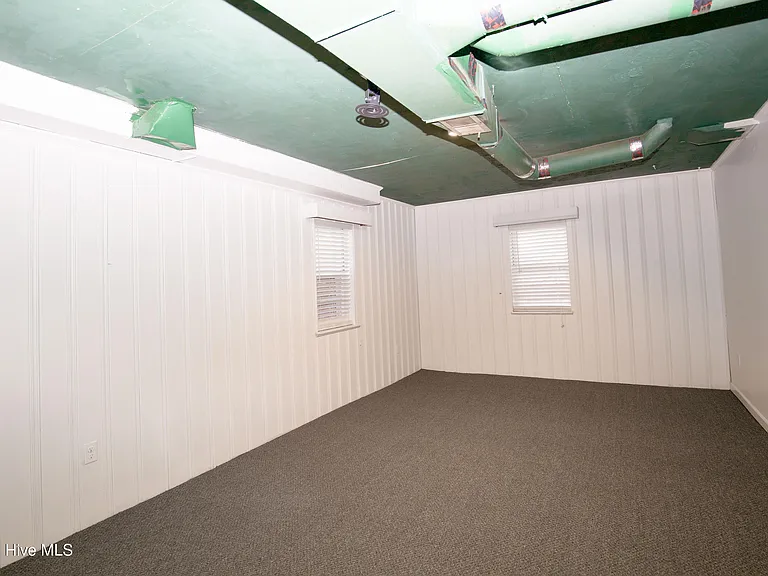 345 E New Hampshire Ave — Photo 46