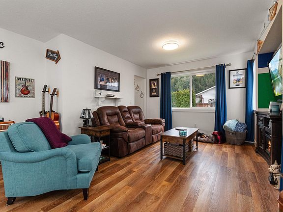 4th image of 45944 Thomas Rd