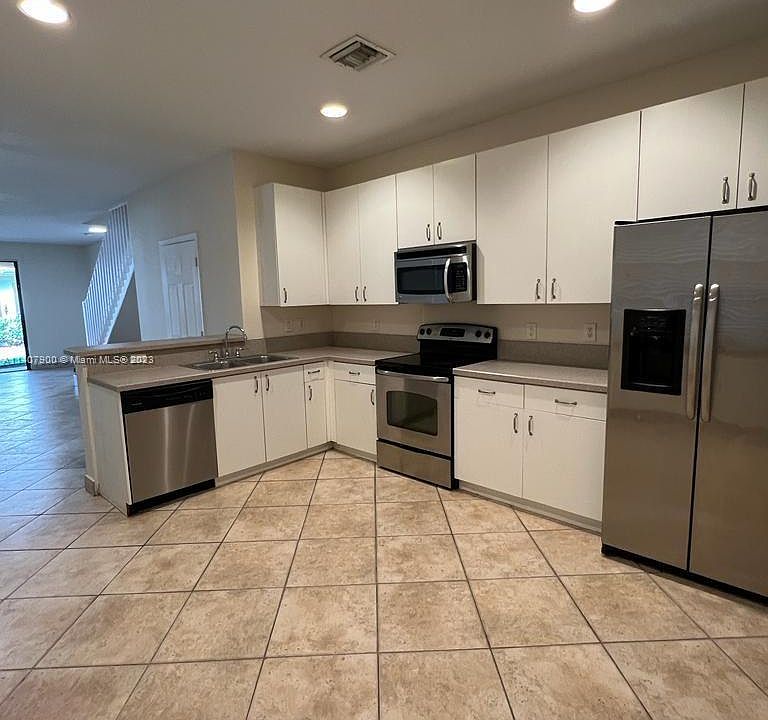 1st image of 4221 Vineyard Cir
