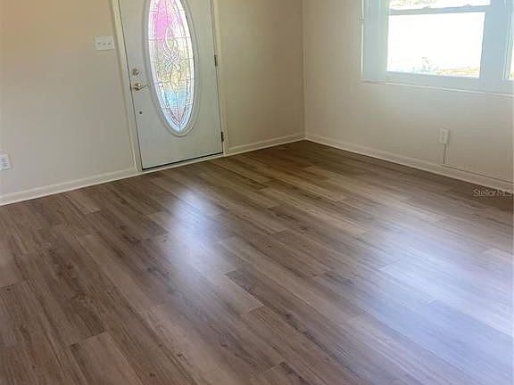 4th image of 2433 Myrtle Ave