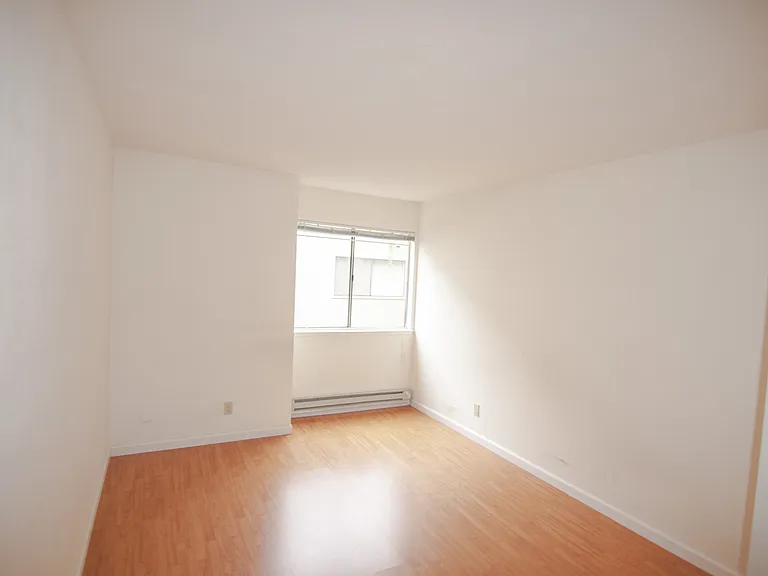 936 Kiely Blvd #J — Photo 11