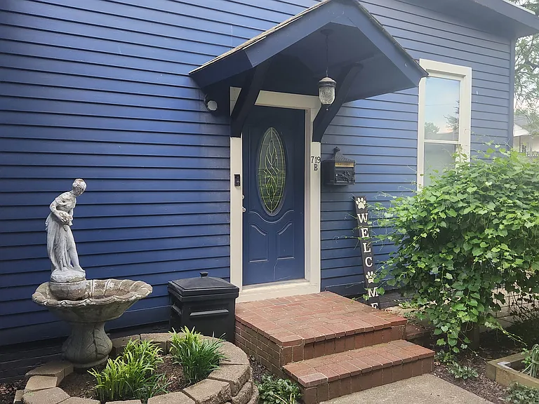 719 SE 3rd St #B — Photo 7