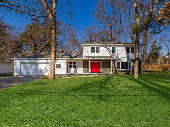 44 Tanglewood Dr, Longmeadow, MA 01106