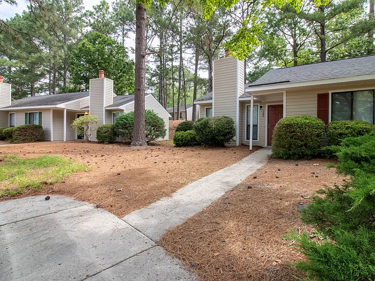 Tanglewood Apartments — Photo 18