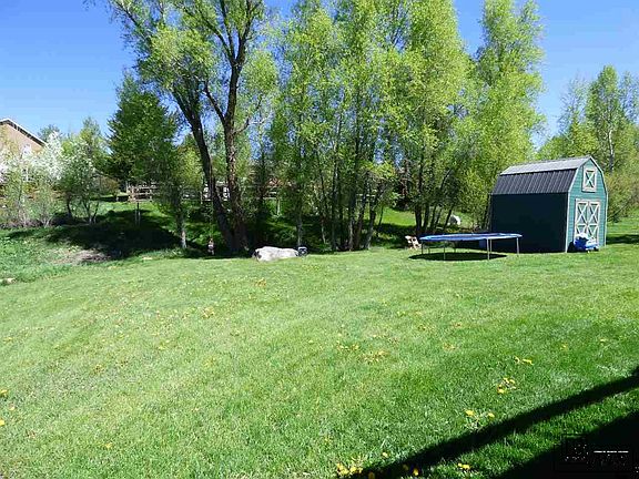 4th image of 1765 Meadow Ln