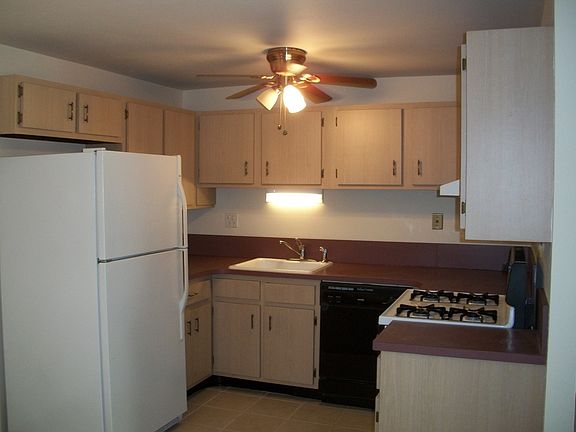 5th image of 1432 Millbrook Ct #1432