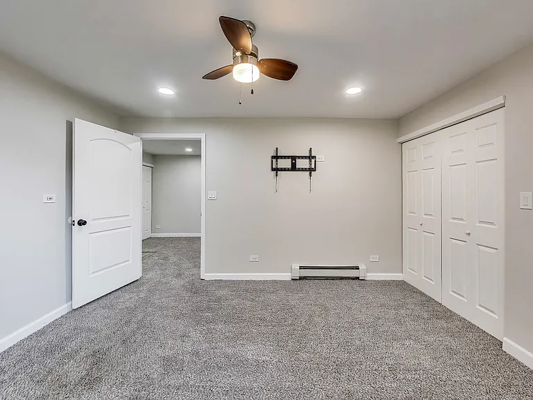 1086 N Northwest Hwy #G — Photo 11