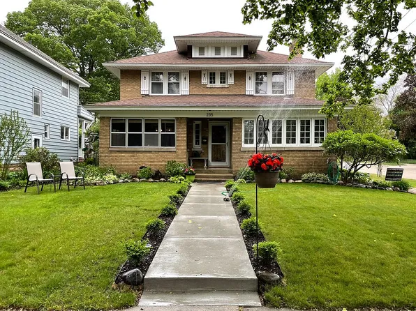 235 Ball Park Blvd NW, Grand Rapids, MI 49504