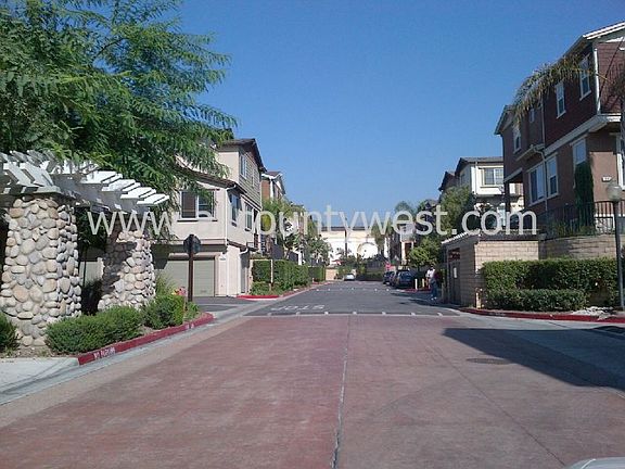 2nd image of 1909 Annandale Way