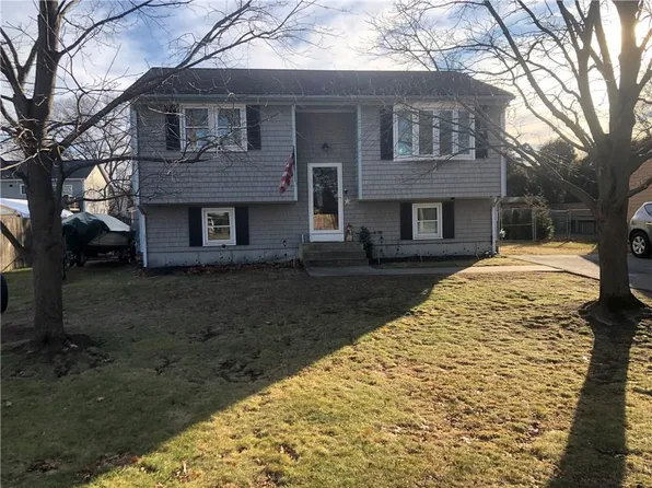 84 Scranton Ave, Warwick, RI 02888