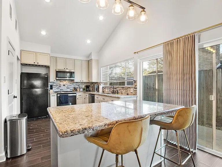 16911 Hibiscus Ln — Photo 15