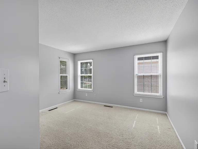 1537 Tallwood Cir — Photo 46
