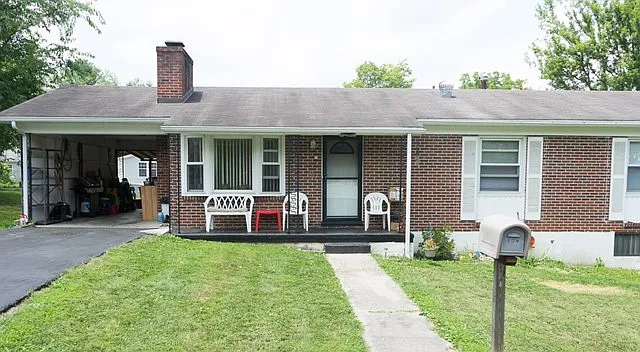 307 Bostick Ave photo 1