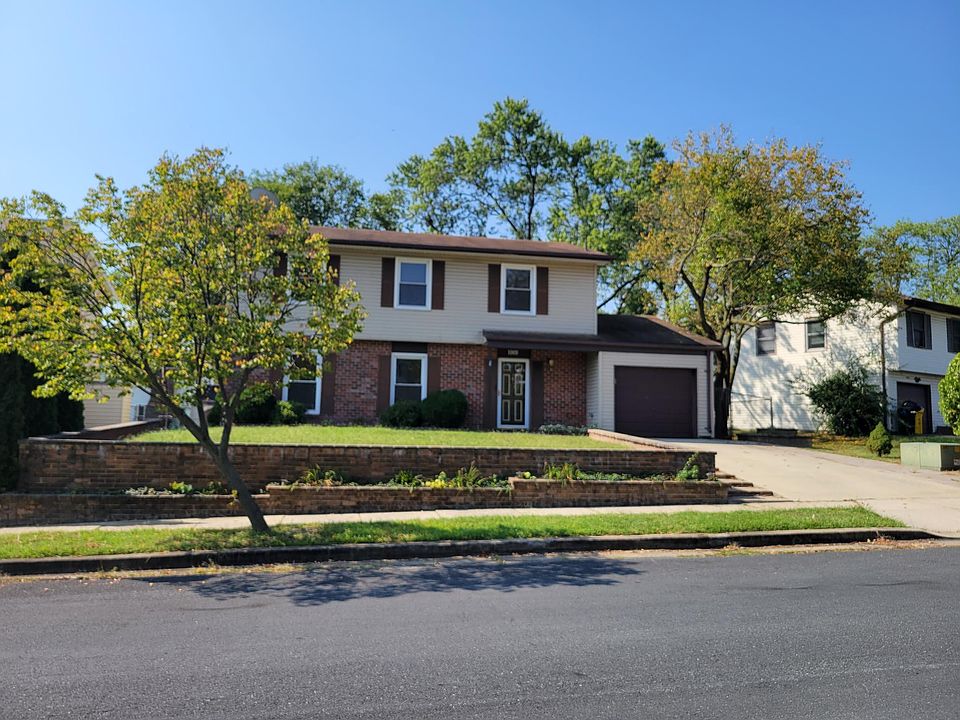1st image of 1909 Bastille Ct