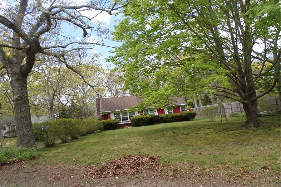 2nd image of 116 Lynn Ave
