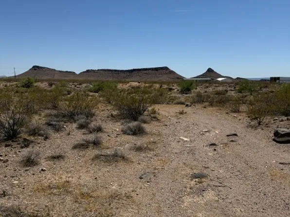 2948 S Graham Rd, Golden Valley, AZ 86413