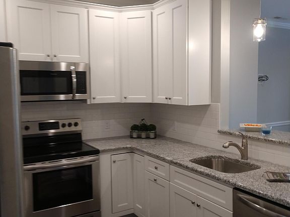 4th image of 102 Marlboro Ave #14