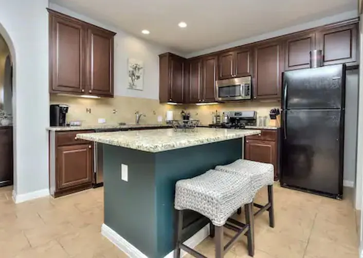 323 Sycamore St — Photo 13