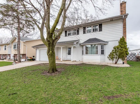 2912 Carriage Ln, Waukegan, IL 60085