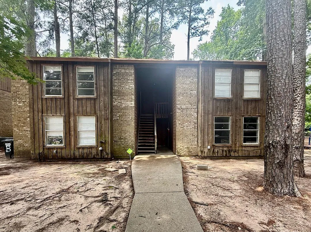2 bed, 800 sqft, $725 — Photo 1
