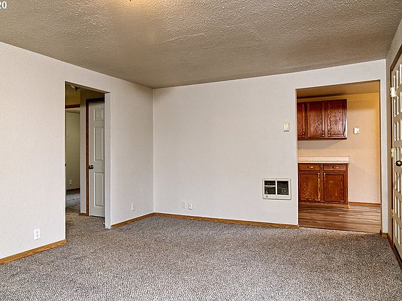 4th image of 13318 NE 39th St